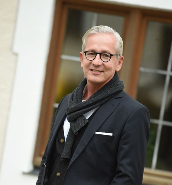Gerald Schölzel, Geschäftsleiter, Tagungshotel Kloster Seeon, Chiemgau Gerald Schölzel Geschäftsleiter, Tagungshotel Kloster Seeon, Chiemgau